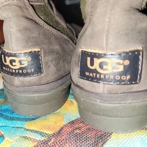 My favorite UGG brown waterproof 💧 fully lined women's size 11 👢 boot